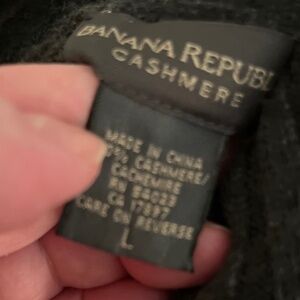 Banana Republic great 100% cashmere TN sweater L